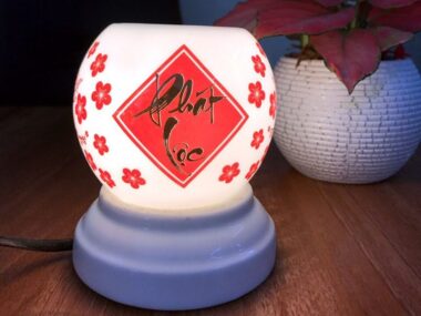 Đèn Xông Tinh Dầu Mini Miệng Tròn Thư Pháp Phát Lộc