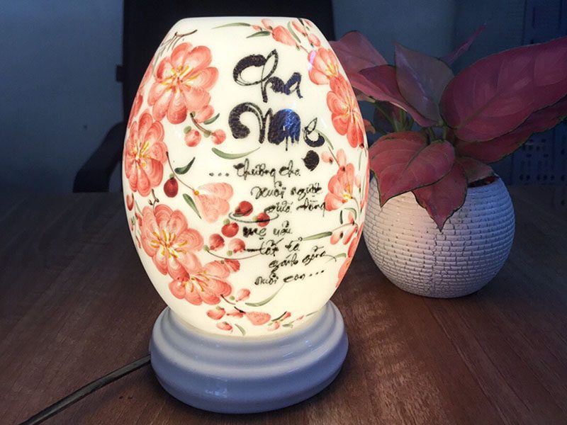 Đèn Xông Tinh Dầu Bát Tràng Thư Pháp Cha Mẹ