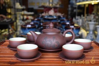 Bộ Ấm Trà Tử Sa Bát Tràng Chóp Chữ Đức 400ml