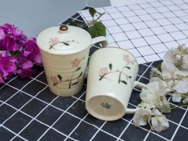 Ly sứ Bát Tràng Men Kem Hoa Đào Đỏ cao cấp