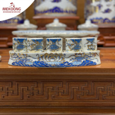 Bộ Kỷ Men Lam Sen Vẽ Vàng Năm Chén