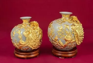 Cặp Bình Hoa Quà tặng Hút Lộc Chim Công Vàng - Bát Tràng
