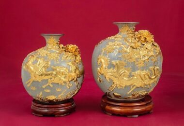 Cặp Bình Hoa Quà tặng Hút Lộc Ngựa Vàng - Bát Tràng