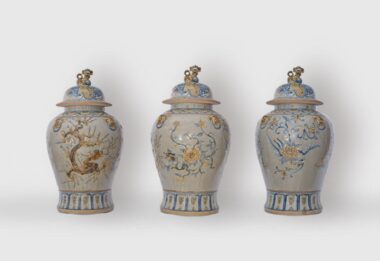 Choé Thờ Tam Hoa Men Rạn Bát Tràng