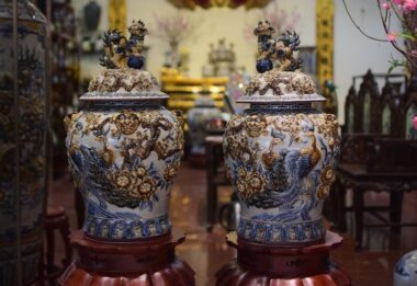 Choé Thờ Men Rạn Đắp Nổi Chim Công Cao Cấp