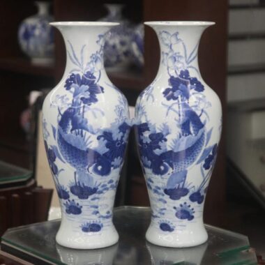 Tiểu Lộc Bình Men Lam Vẽ Sen Cá Cao 50cm