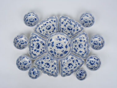 Bộ bát đĩa thờ cúng men lam vẽ Hoa Phù Dung Me cỡ nhỏ