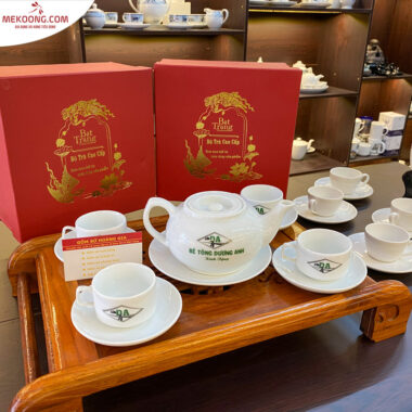 Ấm Chén Quà Tặng In Logo DA (Dương Anh) No.4705 Mekoong HG