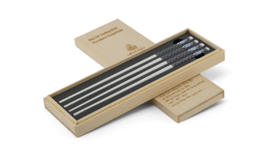 Bộ 02 đôi đũa sứ dưỡng sinh 24.4 cm - Xanh trang trí vàng 1 - Hộp gỗ Quà Tặng Gốm Sứ