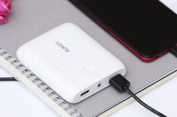 Pin sạc dự phòng 10.000 mAh AUKEY PB-N42 Trắng Quà Công Nghệ