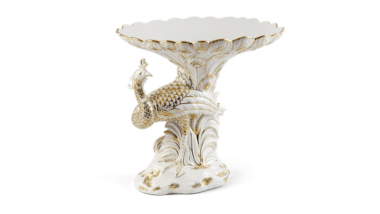 Tô trái cây Khổng Tước (dáng đứng - bên phải) - Vẽ tay - Trắng - Trang Trí Vàng Quà Tặng Gốm Sứ