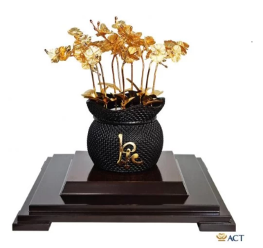 Quà Bảo Hiểm Trang Trí Lá Vàng Uyên Ương