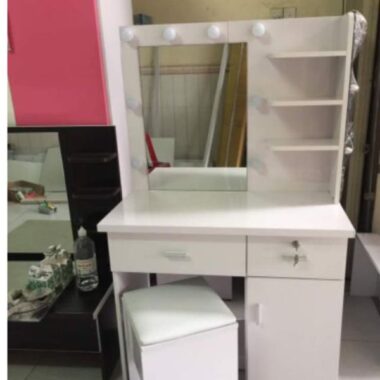 Bàn Trang Điểm nhựa Đài Loan