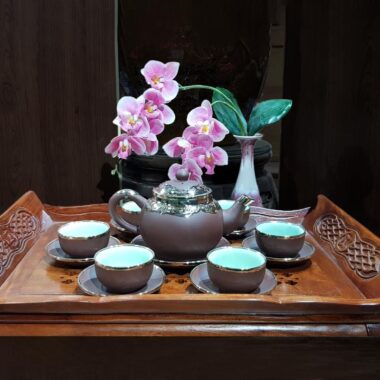 Bộ Ấm Trà Bát Tràng Chuông Nâu Bọc Đồng Bạch