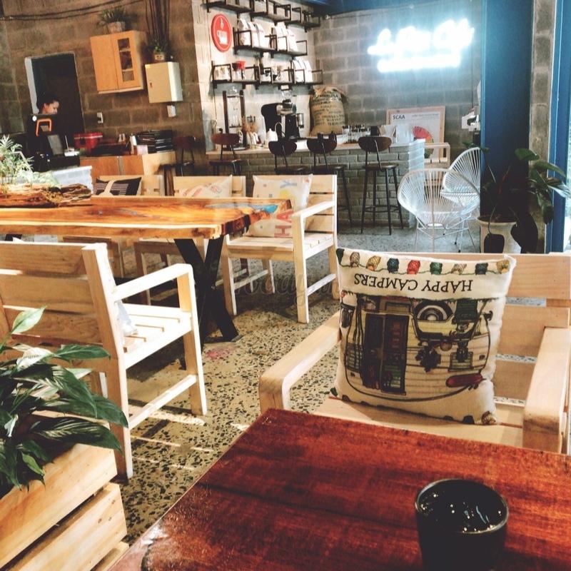 le petit Café - Quán cafe đẹp Ngũ Hành Sơn, Đà Nẵng