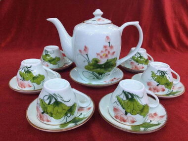 Bộ Trà Men Trắng Vẽ Sen Kỹ