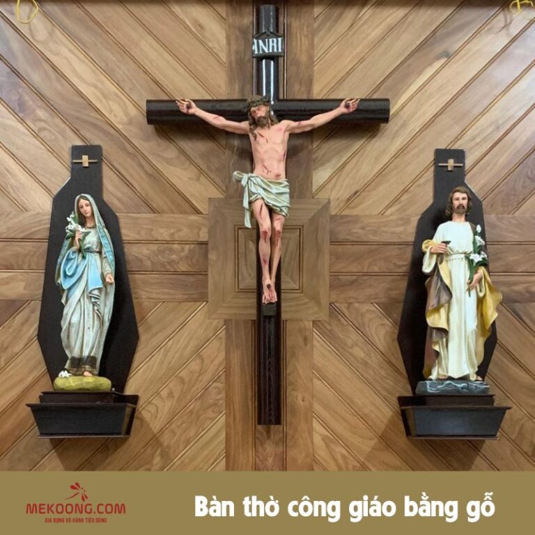 Bàn thờ công giáo bằng gỗ
