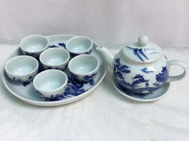 Quà tặng Bộ Ấm Trà Bát Tràng Men Lam Quả Hồng Khay Liền