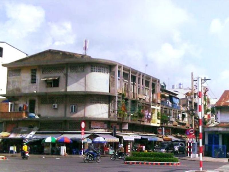 Chợ (Phường) Cầu Kho – Nằm gần nhất trên đường Nguyễn Văn Cừ Quận 1