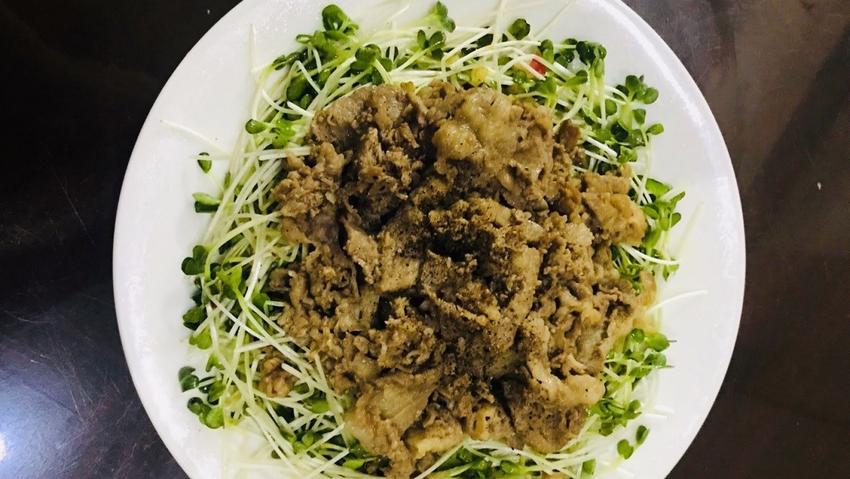 Cách làm gỏi bò bóp thấu rau mầm thơm ngon thanh mát