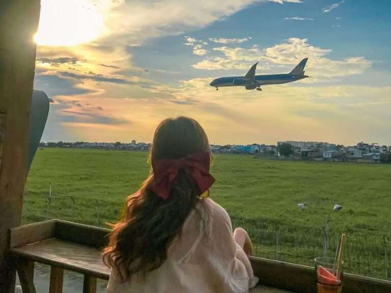 Phen's Coffee cà phê ngắm máy bay