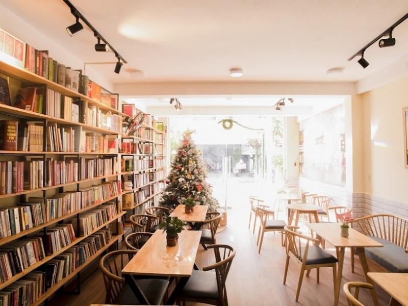 The Library Coffee – quán cafe ngồi cả ngày hcm