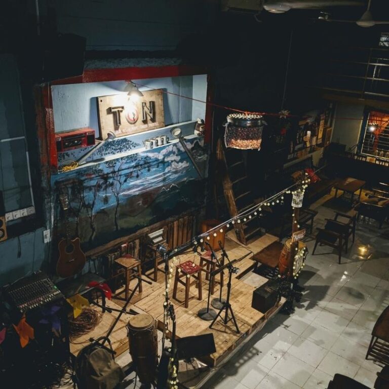 Tôn Cafe - quán cafe acoustic