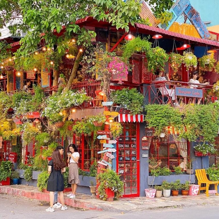 Top 10 Quán Cafe Chill Sài Gòn Đẹp Xuất Sắc Không Nên Bỏ Lỡ