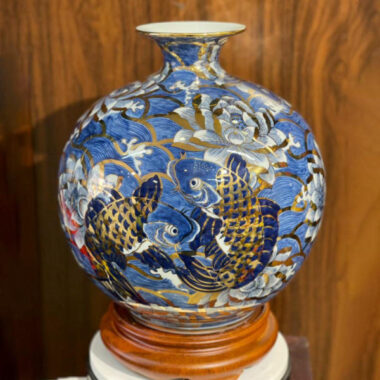 Bình hút tài lộc Bát Tràng cá chép vượt biển 2