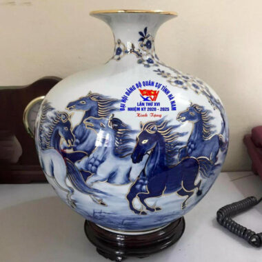 Bình hút tài lộc Bát Tràng in logo Đảng bộ Tỉnh Hà Nam