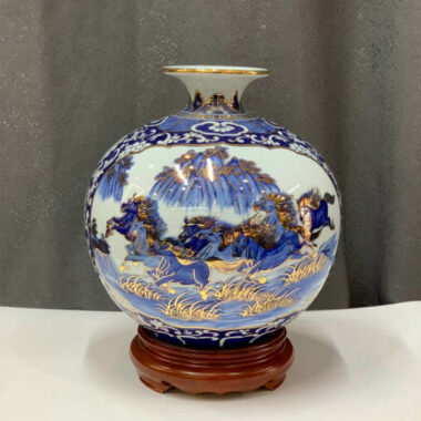 Bình hút tài lộc Bát Tràng Mã đáo thành công