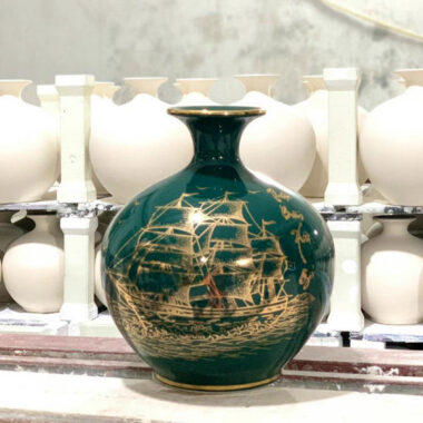 Bình Hút Tài lộc Bát Tràng Vẽ Vàng Thuận Buồm In logo