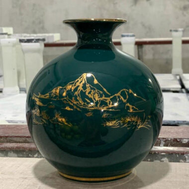 Bình Hút Tài lộc Bát Tràng Vẽ Vàng Xanh Lam Vẽ Phong Cảnh