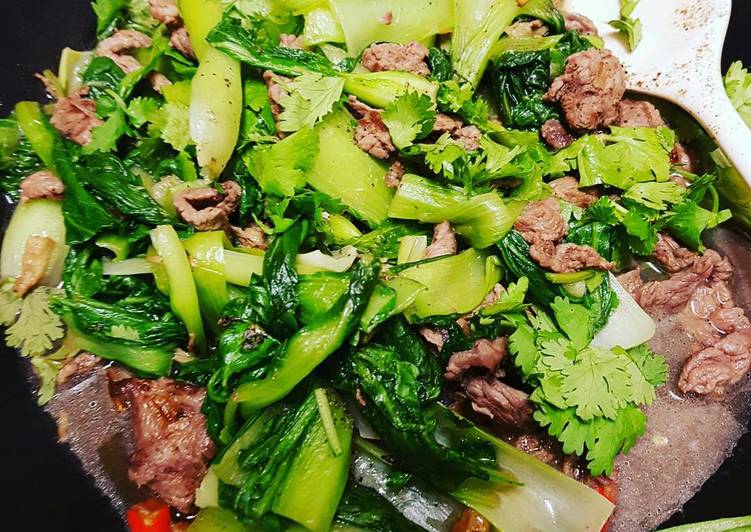 Cách làm thịt bò xào rau cải