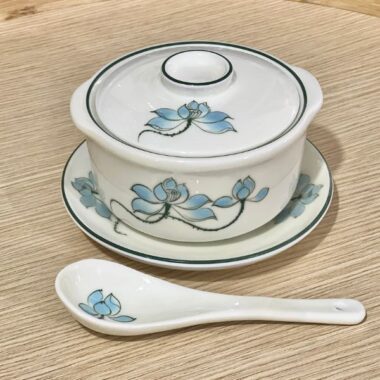 Chén trà họa tiết hoa mai xanh nhạt HM02