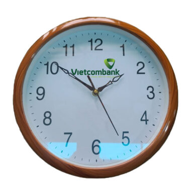 Đồng hồ treo tường gỗ đà kim rỗng in logo Vietcombamk