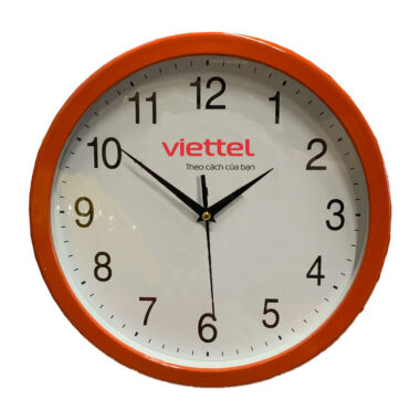Đồng hồ treo tường màu đỏ cam in logo Viettel