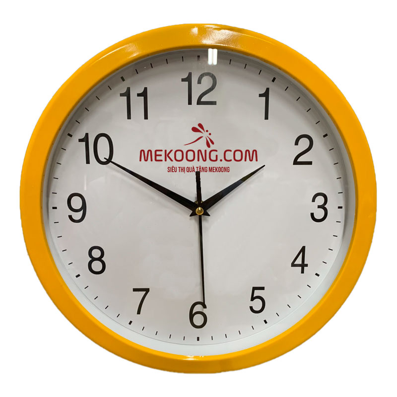 Đồng hồ treo tường màu vàng chuối in logo Mekoong