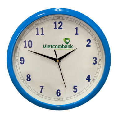 Đồng hồ treo tường màu xanh da trời in logo Vietcombamk