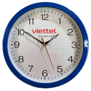 Đồng hồ treo tường màu xanh dương kim rỗng in logo Viettel