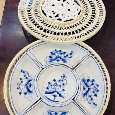 Khay mứt tết Bát Tràng họa tiết 2 hoa sen