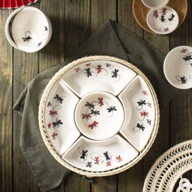 Khay mứt tết Bát Tràng họa tiết chuồn chuồn đen đỏ