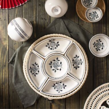 Khay mứt tết Bát Tràng họa tiết hoa hồng