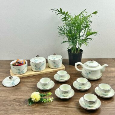 Khay mứt tết Bát Tràng họa tiết hoa đào dáng trái tim