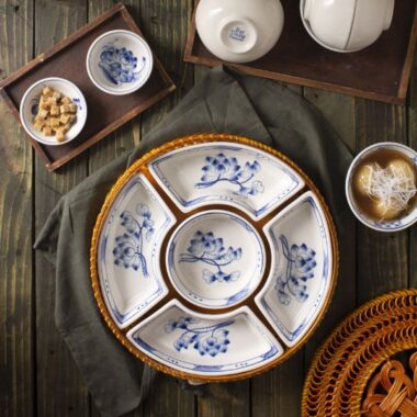 Khay mứt tết Bát Tràng họa tiết hoa sen