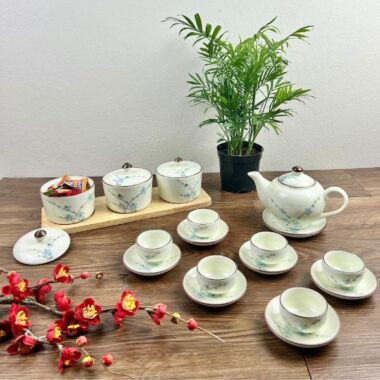 Khay mứt tết Bát Tràng họa tiết hoa xanh nhạt