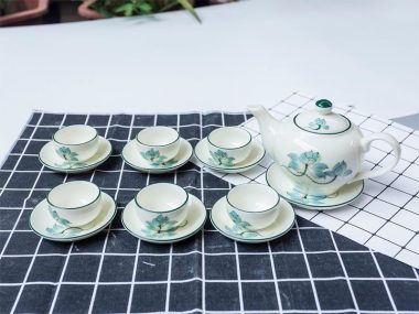 Bộ Ấm Trà Bát Tràng Men Kem Hoa Sen Dáng ML 500ml đẹp nhất