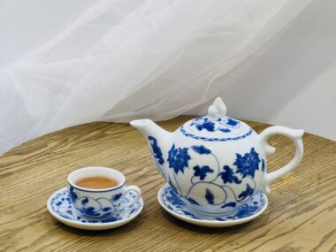 Ấm chén chóp lửa vẽ kỹ dung tích 500ml