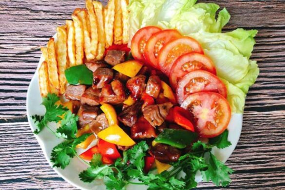 Giới thiệu về món bò lúc lắc chấm bánh mì