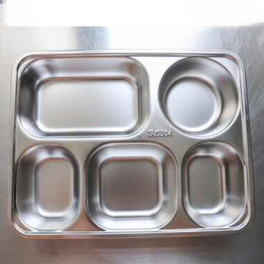 khay cơm inox 5 ngăn giá rẻ 304 bt 3